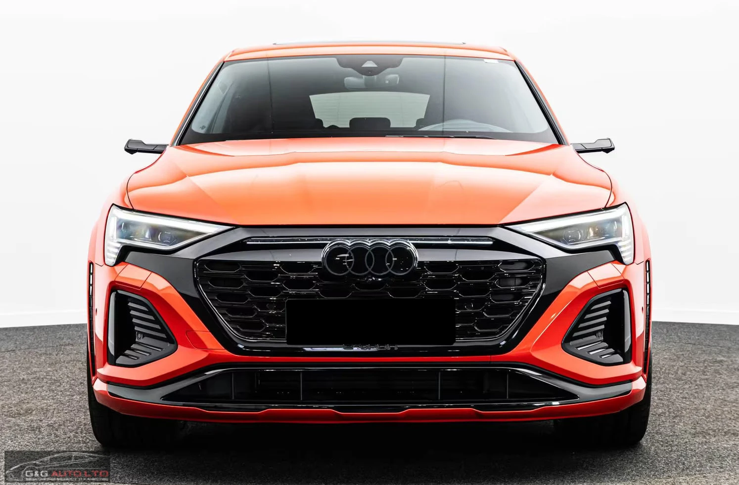 Audi SQ8 e-tron/503HP/BLACK/MATRIX/PANO/360/B&O/HUD/369q, снимка 2 - Автомобили и джипове - 54776533