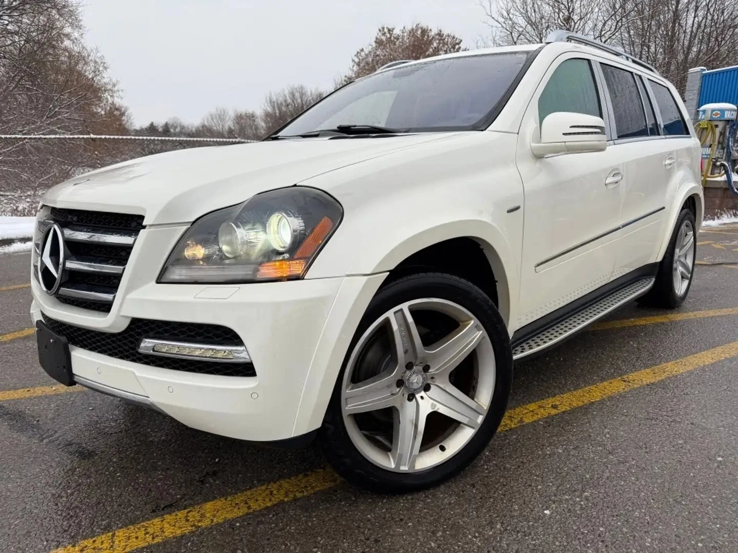 Mercedes-Benz GL 550 ОБДУХВАНЕ* МЪРТВА ТОЧКА* КАМЕРА* ЕКРАНИ* КОЖА* , снимка 13 - Автомобили и джипове - 54810684