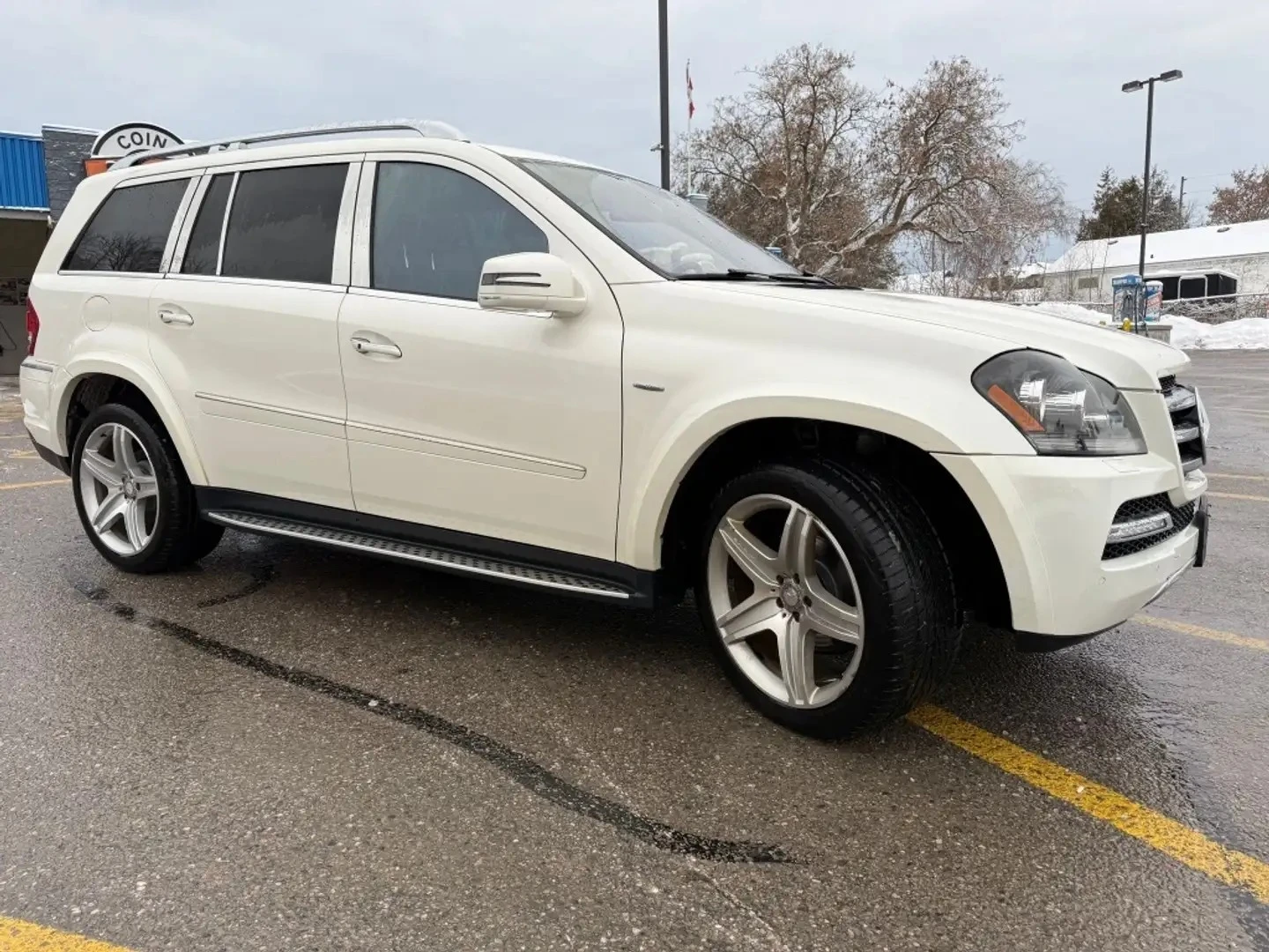 Mercedes-Benz GL 550 ОБДУХВАНЕ* МЪРТВА ТОЧКА* КАМЕРА* ЕКРАНИ* КОЖА* , снимка 7 - Автомобили и джипове - 54810684