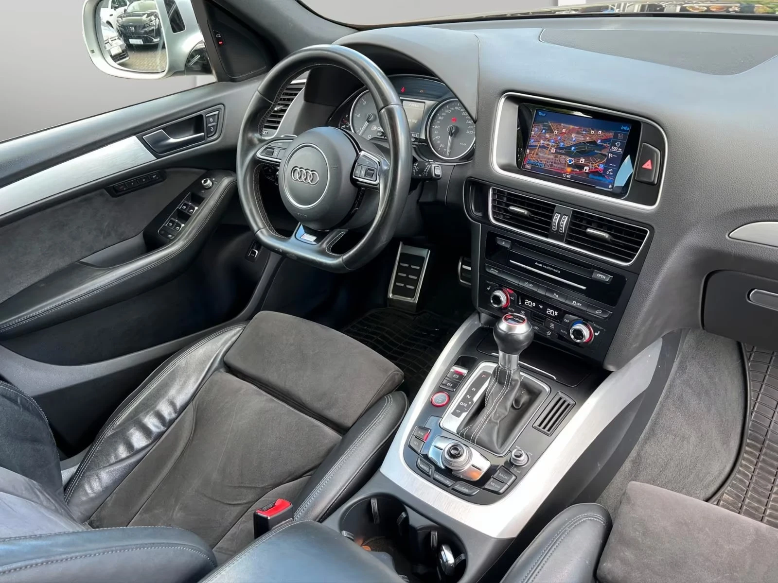 Audi SQ5 Competition3.0TDI/326кс/quattro| S-Line| Standheiz, снимка 7 - Автомобили и джипове - 55100665