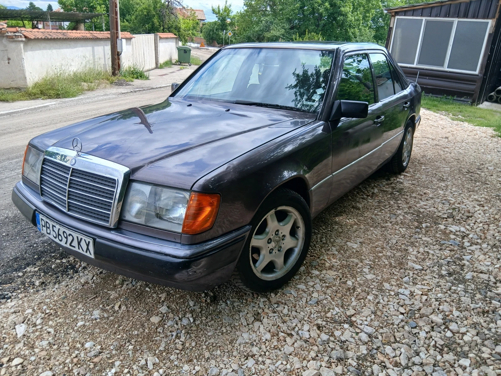 Mercedes-Benz 250 124, снимка 3 - Автомобили и джипове - 55386182