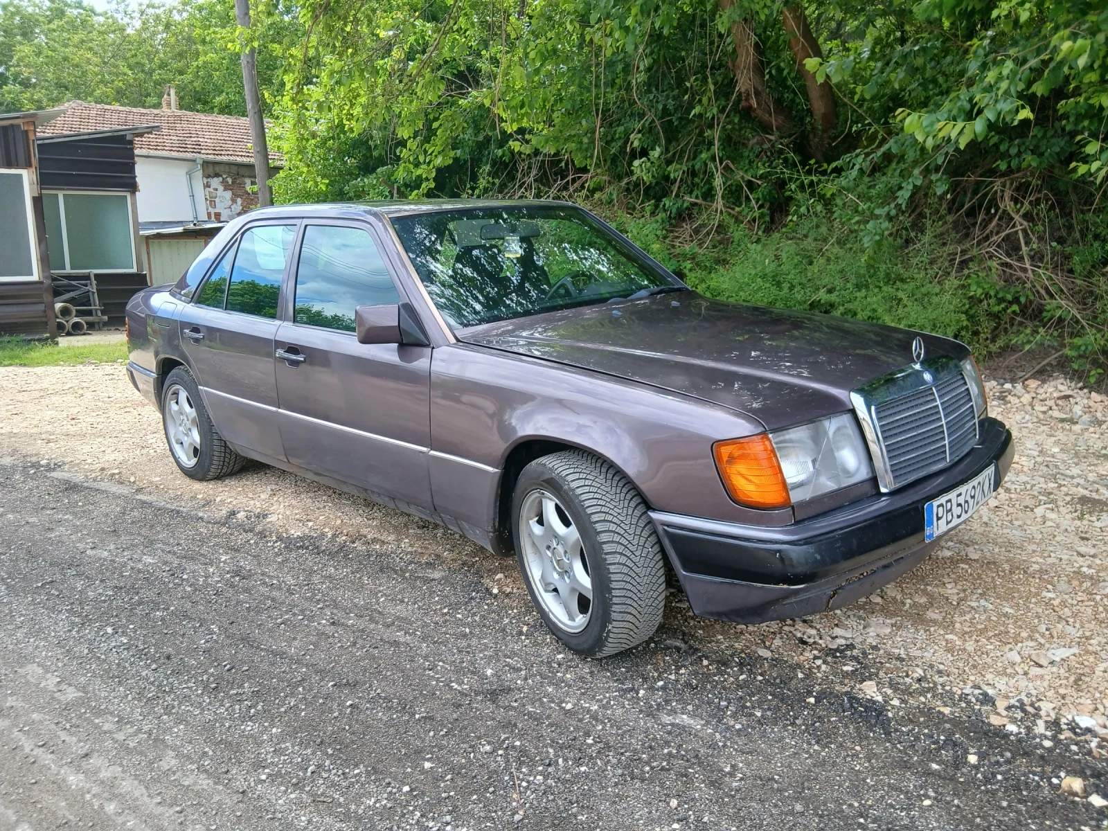 Mercedes-Benz 250 124, снимка 2 - Автомобили и джипове - 55386182