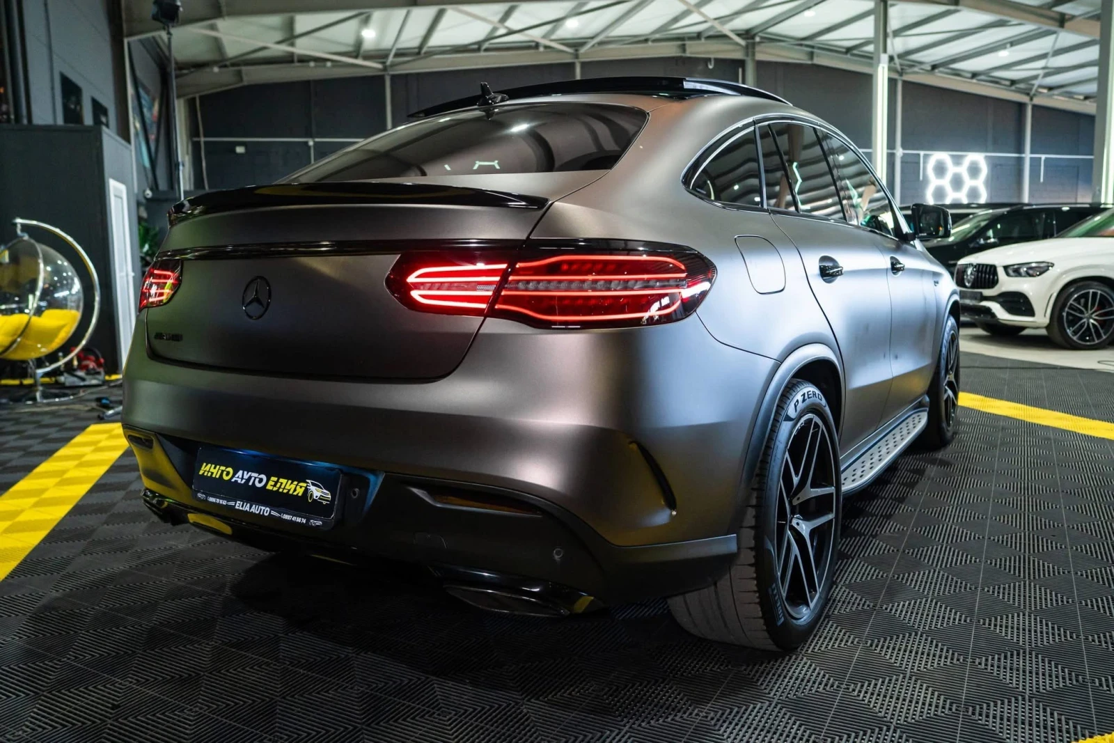 Mercedes-Benz GLE 43 AMG COUPE LED DESIGNO ПАНО H&K ЛИЗИНГ 100%, снимка 8 - Автомобили и джипове - 55852840