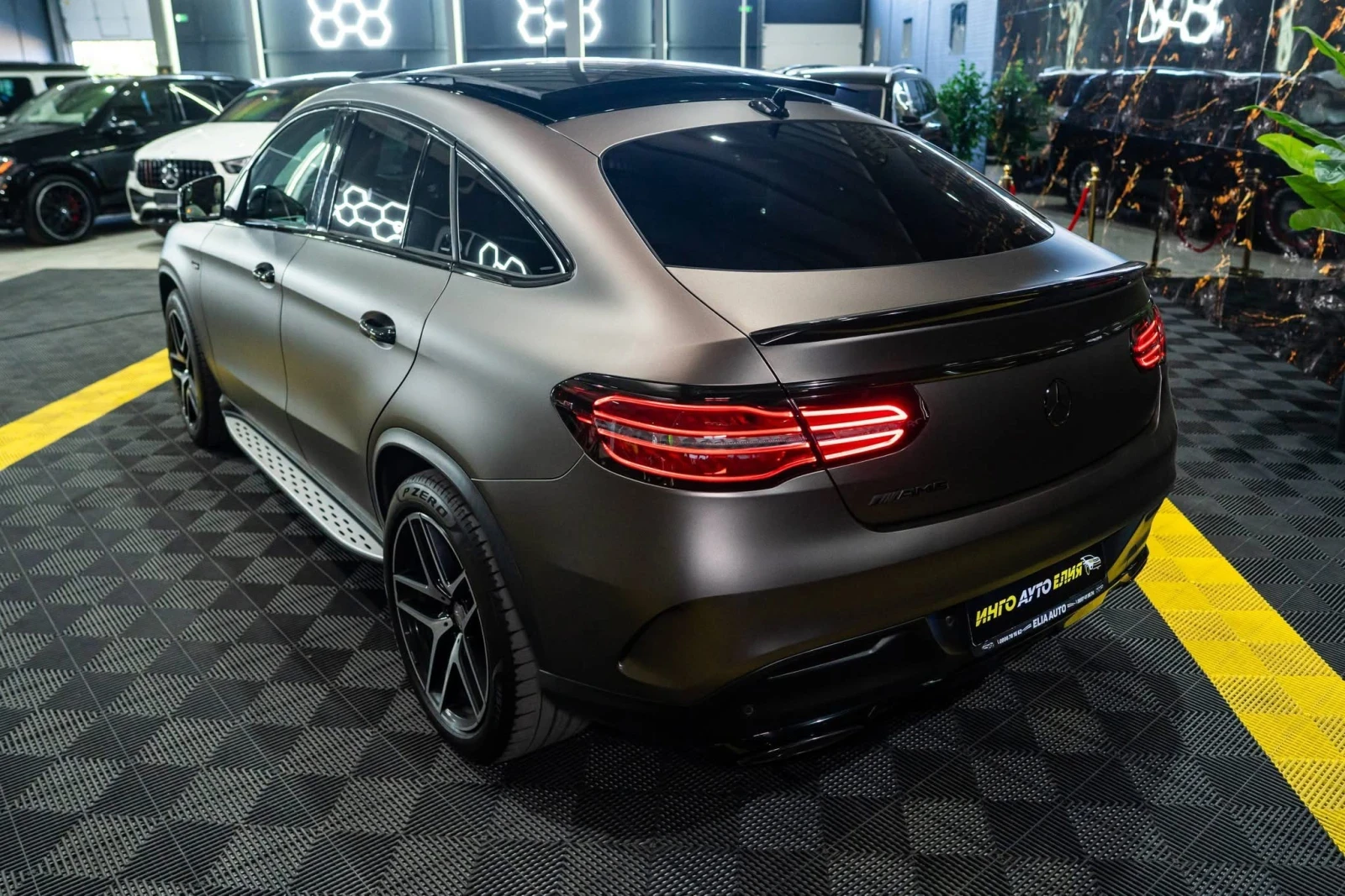Mercedes-Benz GLE 43 AMG COUPE LED DESIGNO ПАНО H&K ЛИЗИНГ 100%, снимка 6 - Автомобили и джипове - 55852840