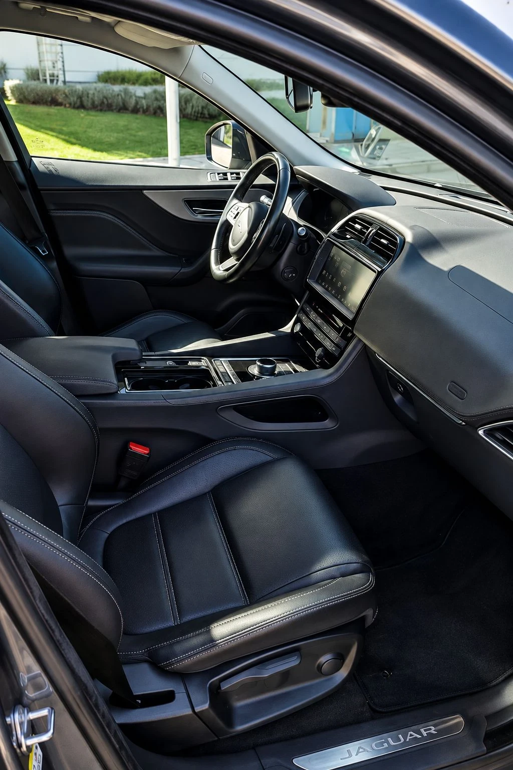Jaguar F-PACE 2.0D awd, снимка 8 - Автомобили и джипове - 55932031