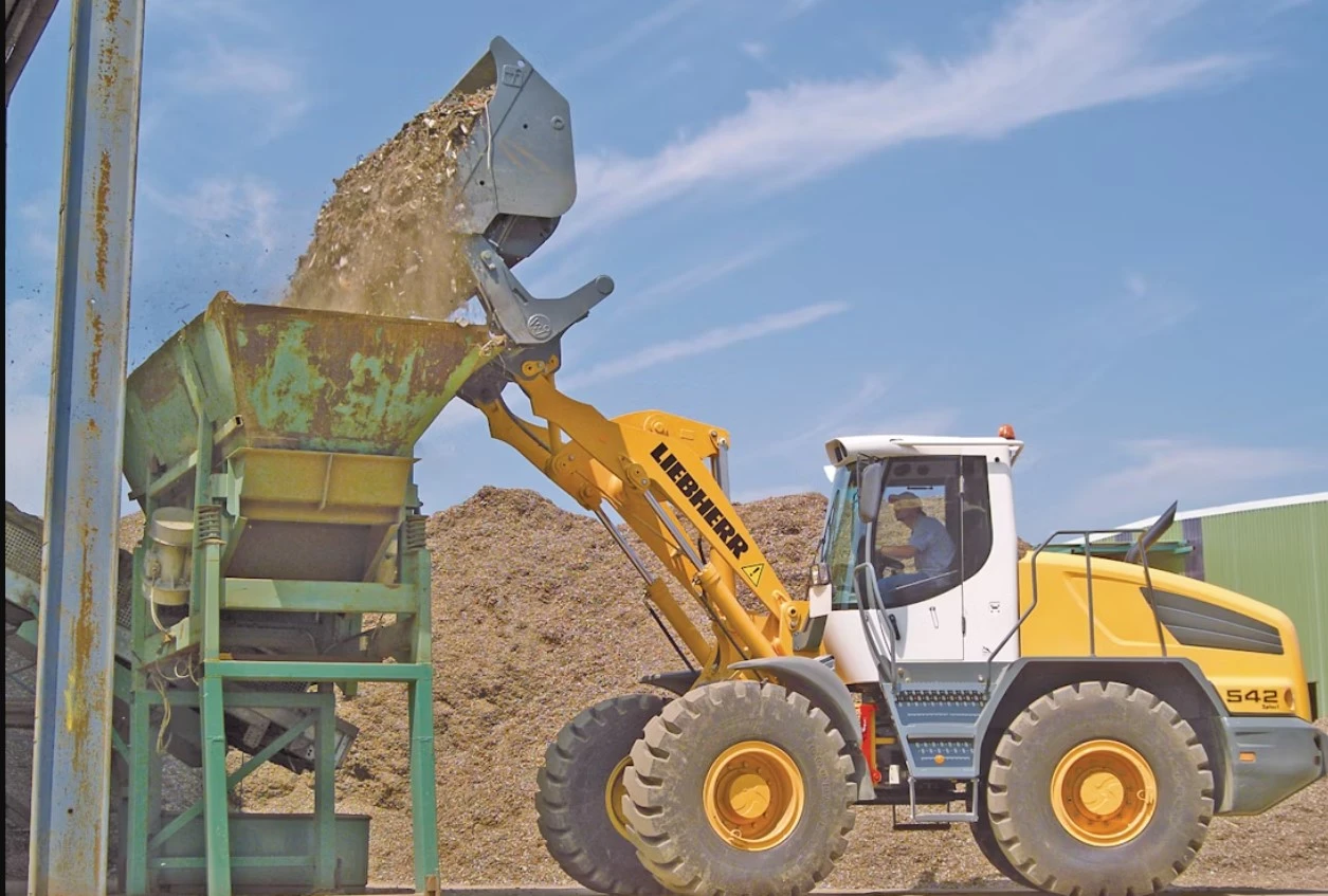 Телескопичен товарач Друга марка Кофа с Хидравлика, снимка 1