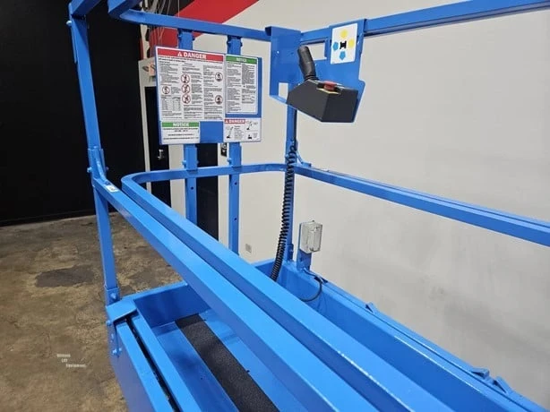 Автовишка Друга марка GENIE GS-2632 / 10 м. ВИСОЧИНА / ПЕРФЕКТНА !, снимка 6 - Индустриална техника - 55267891