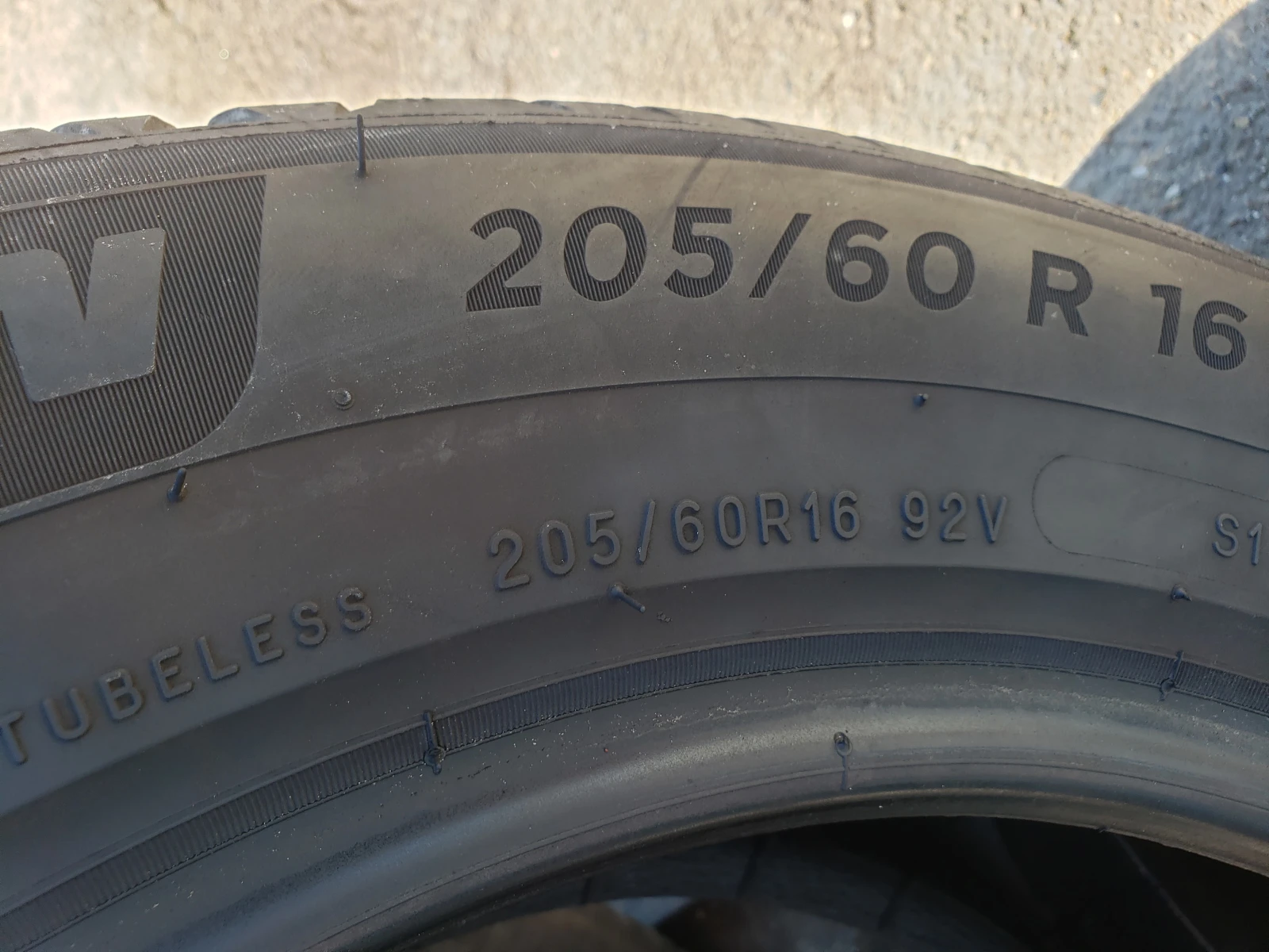 Гуми Летни 205/60R16, снимка 5 - Гуми и джанти - 54491492
