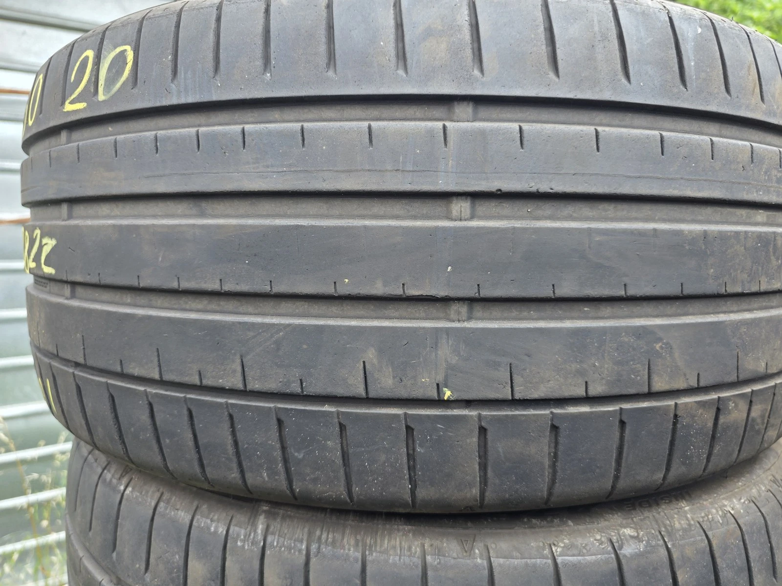 Гуми Летни 255/30R20, снимка 4 - Гуми и джанти - 56664447