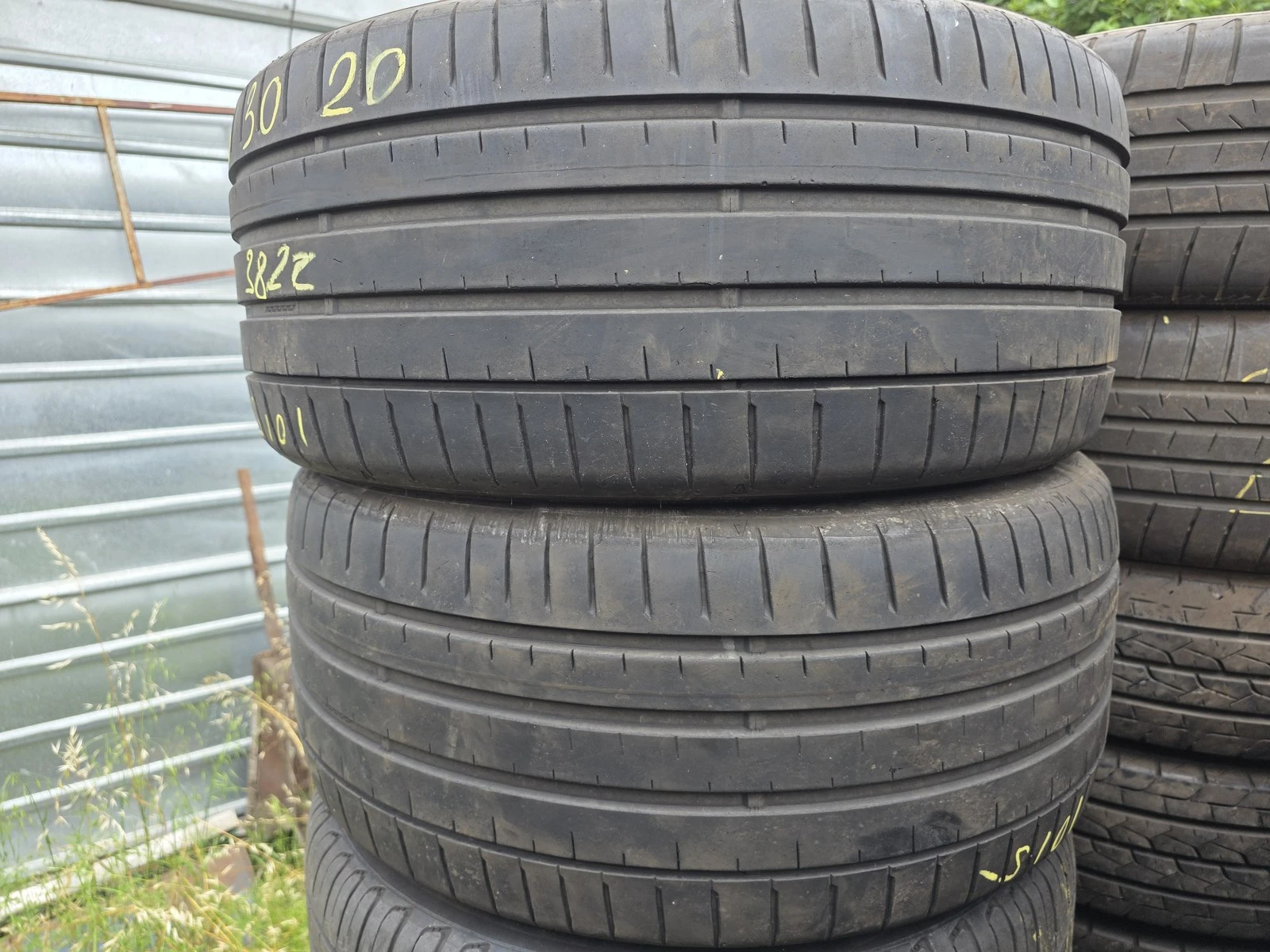 Гуми Летни 255/30R20, снимка 3 - Гуми и джанти - 56664447