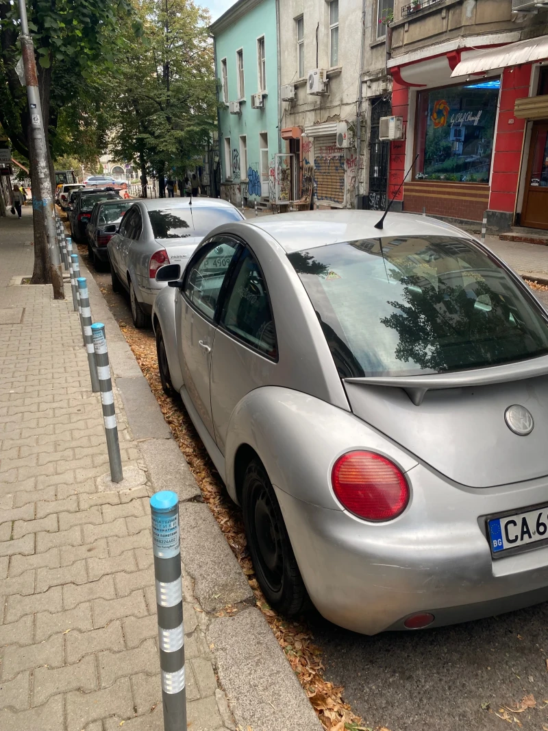 VW New beetle 1.6 бензин, снимка 4 - Автомобили и джипове - 47453391