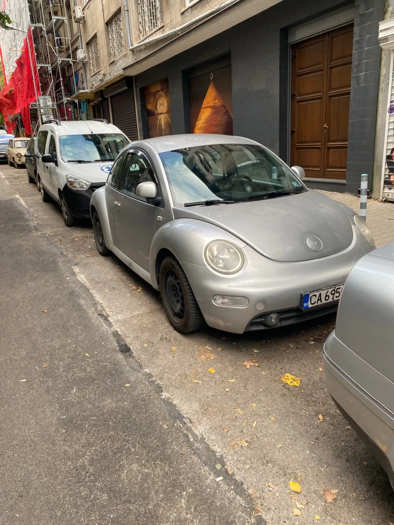 VW New beetle 1.6 бензин, снимка 1 - Автомобили и джипове - 47453391