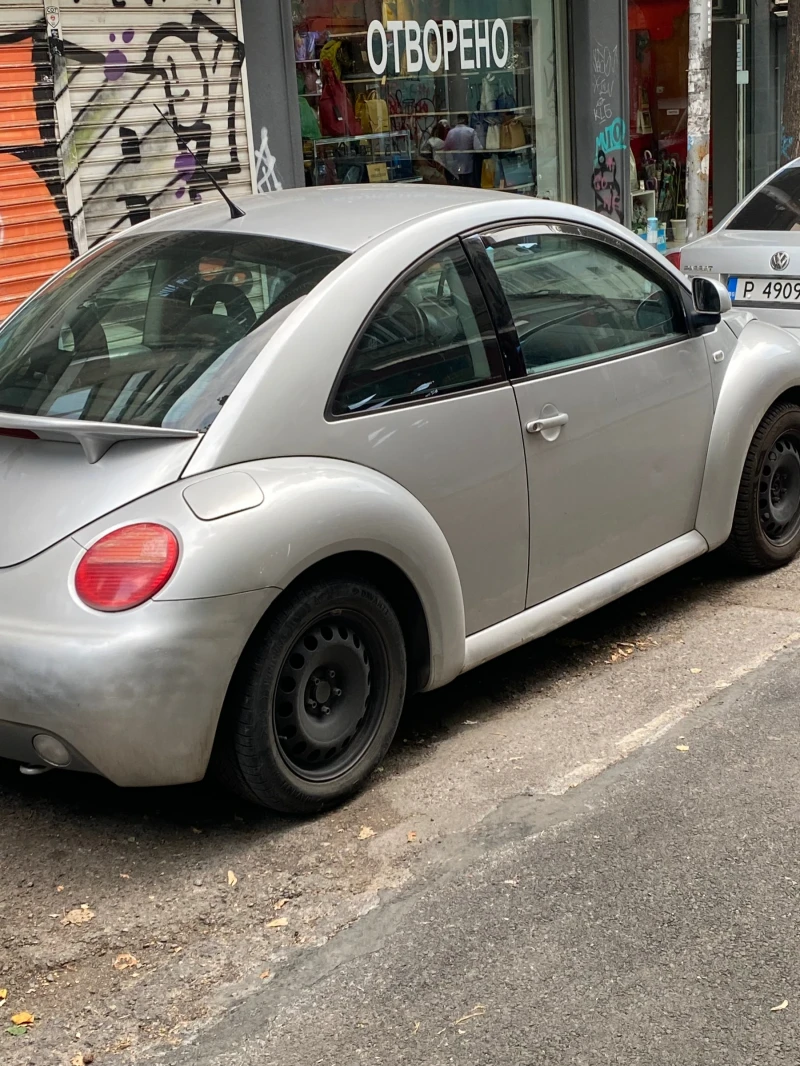 VW New beetle 1.6 бензин, снимка 2 - Автомобили и джипове - 47453391