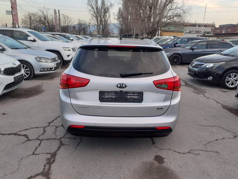 Kia Ceed 1, 6 CRDI LED KAMERA 6KC. , снимка 5 - Автомобили и джипове - 48847200