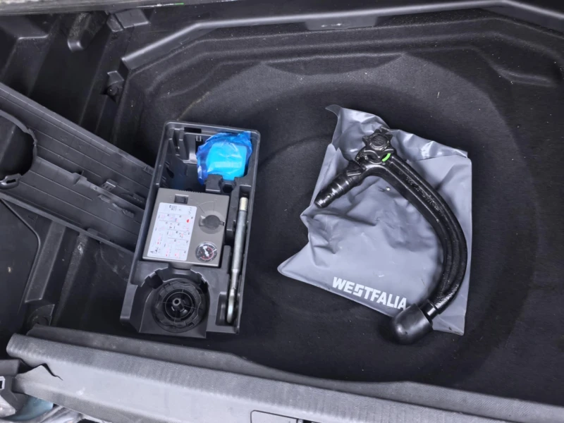 Peugeot 3008 facelift 1.2i, снимка 11 - Автомобили и джипове - 52687143