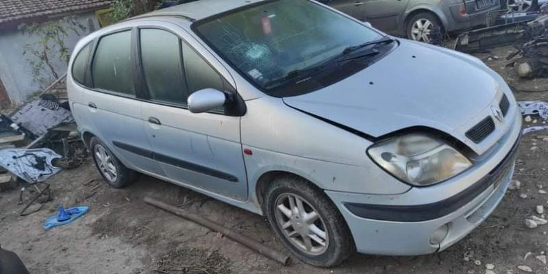 Renault Scenic 1.9 дизел на части, снимка 1 - Автомобили и джипове - 34646677