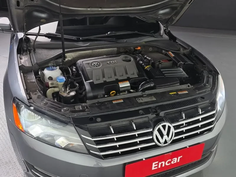 VW Passat 2.0 TDI, снимка 6 - Автомобили и джипове - 54298579