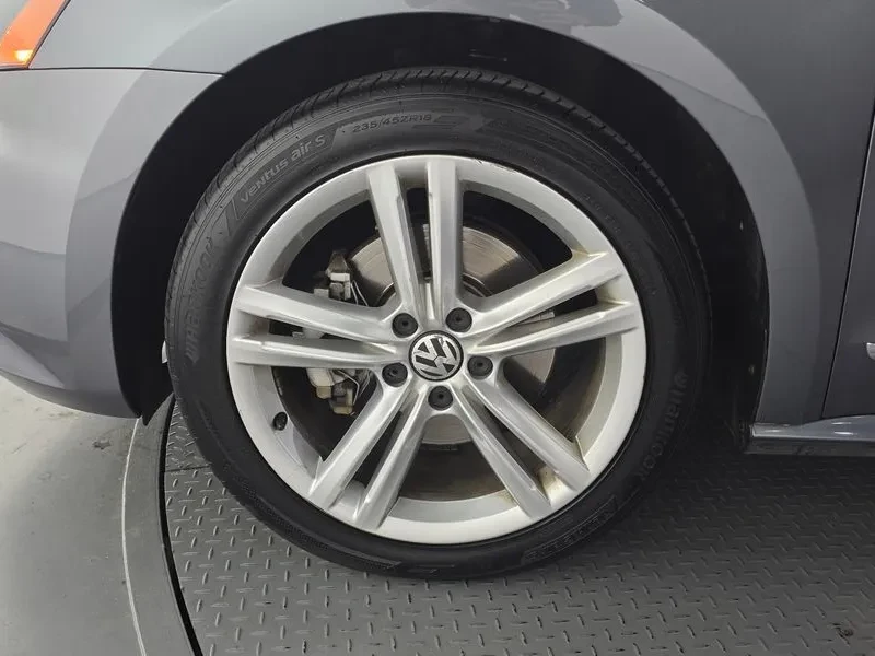 VW Passat 2.0 TDI, снимка 5 - Автомобили и джипове - 54298579