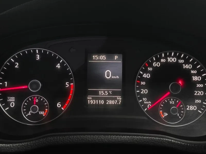 VW Passat 2.0 TDI, снимка 8 - Автомобили и джипове - 54298579