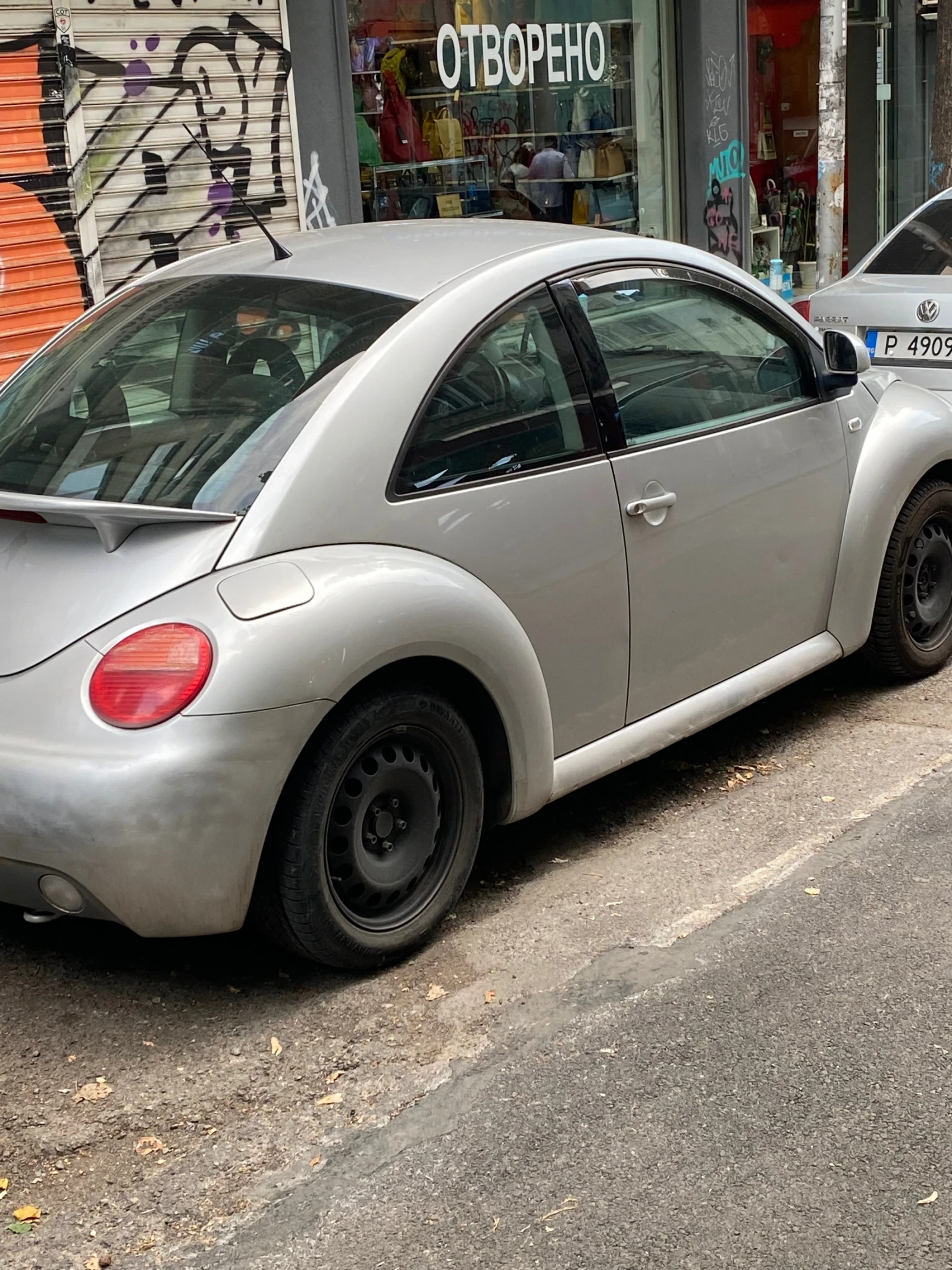 VW New beetle 1.6 бензин - изображение 2