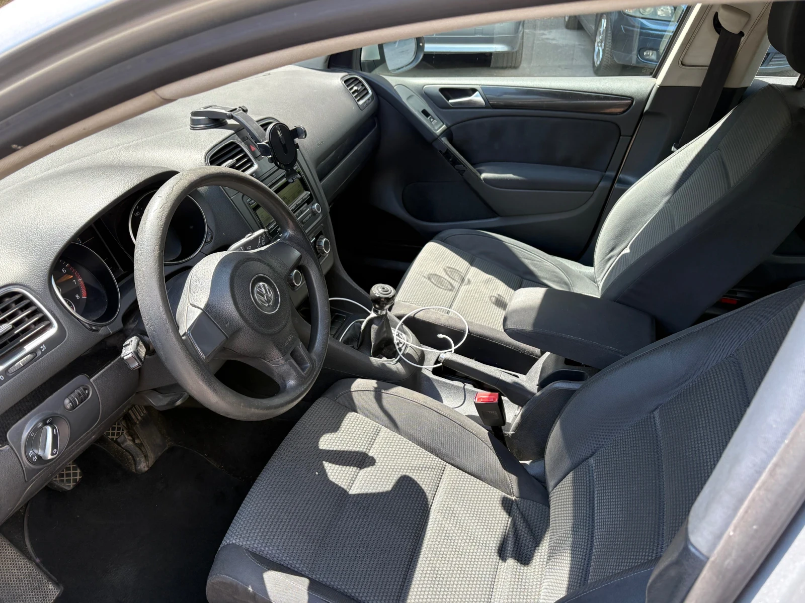 VW Golf 1.6 БЕНЗИН/GPL - изображение 10