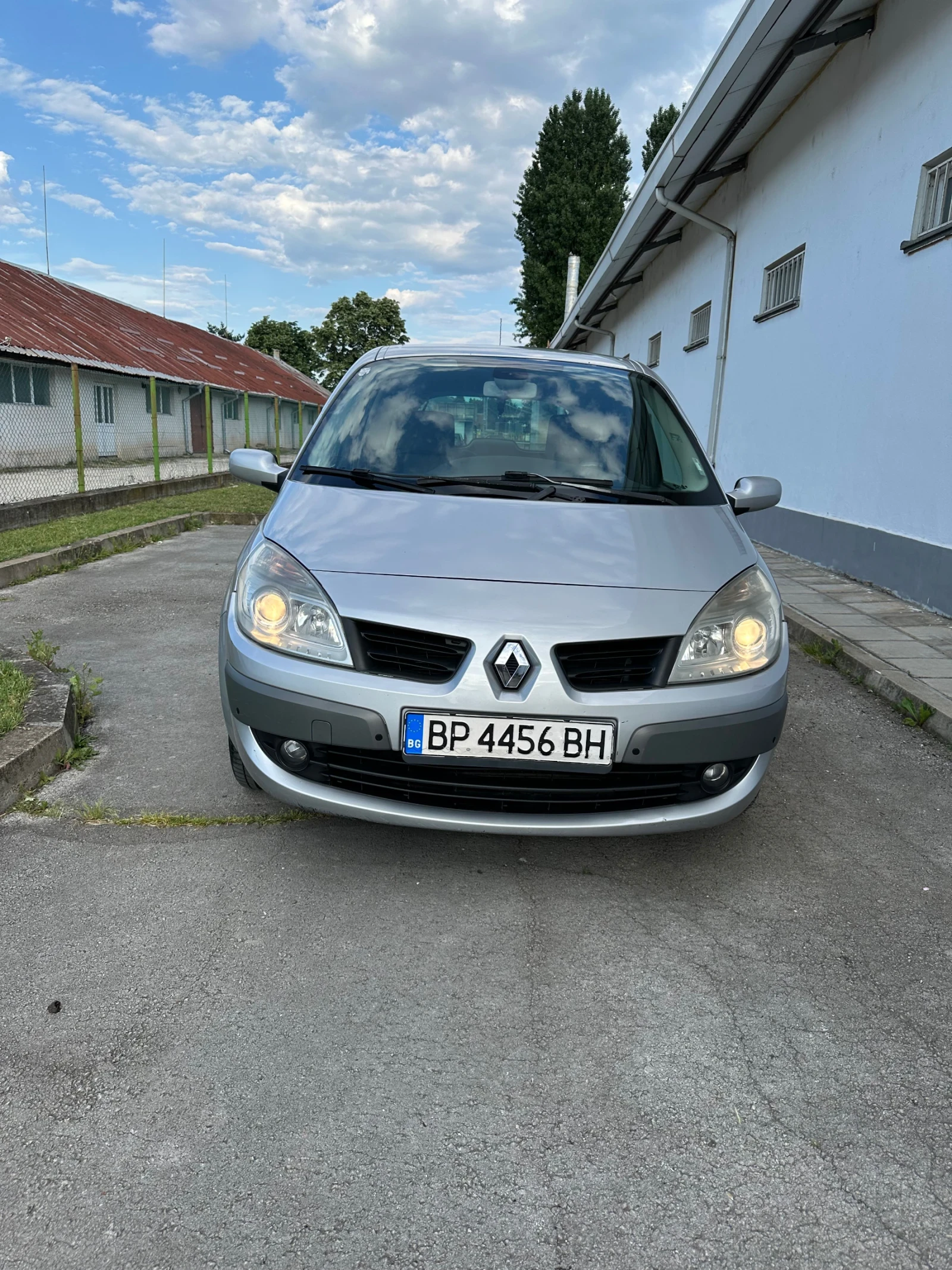 Renault Grand scenic 1.9 DCI Facelift - изображение 2