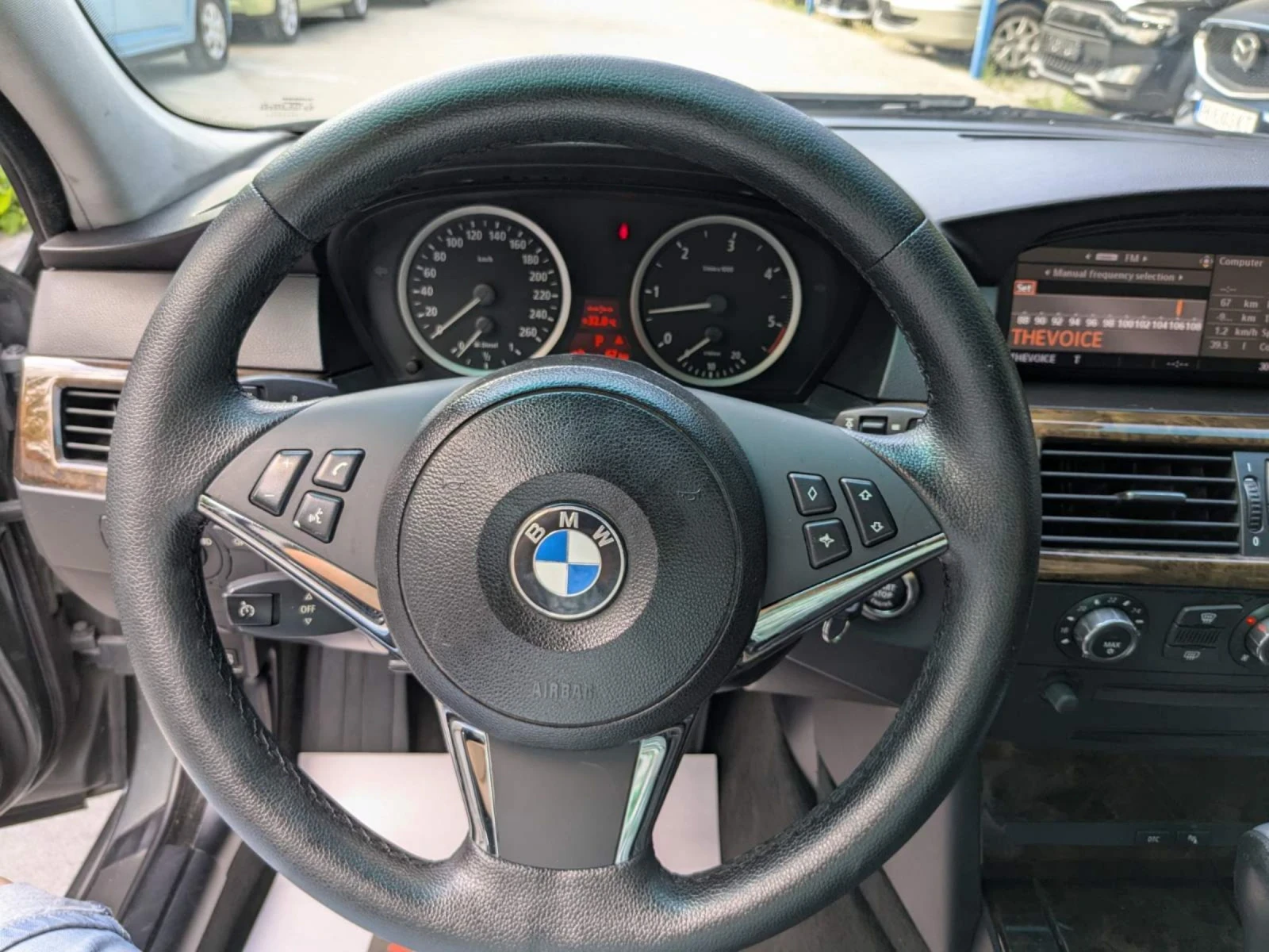 BMW 525 FULL NAVI KOJA AUT  - изображение 6