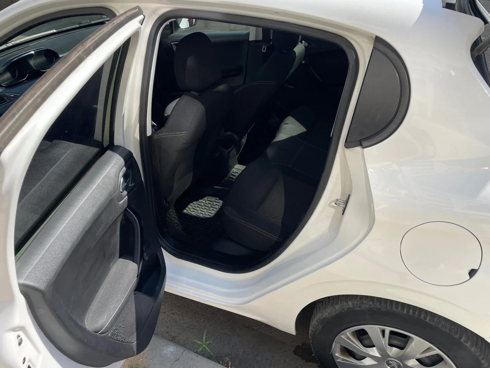 Peugeot 208 1.2 puretech - изображение 9