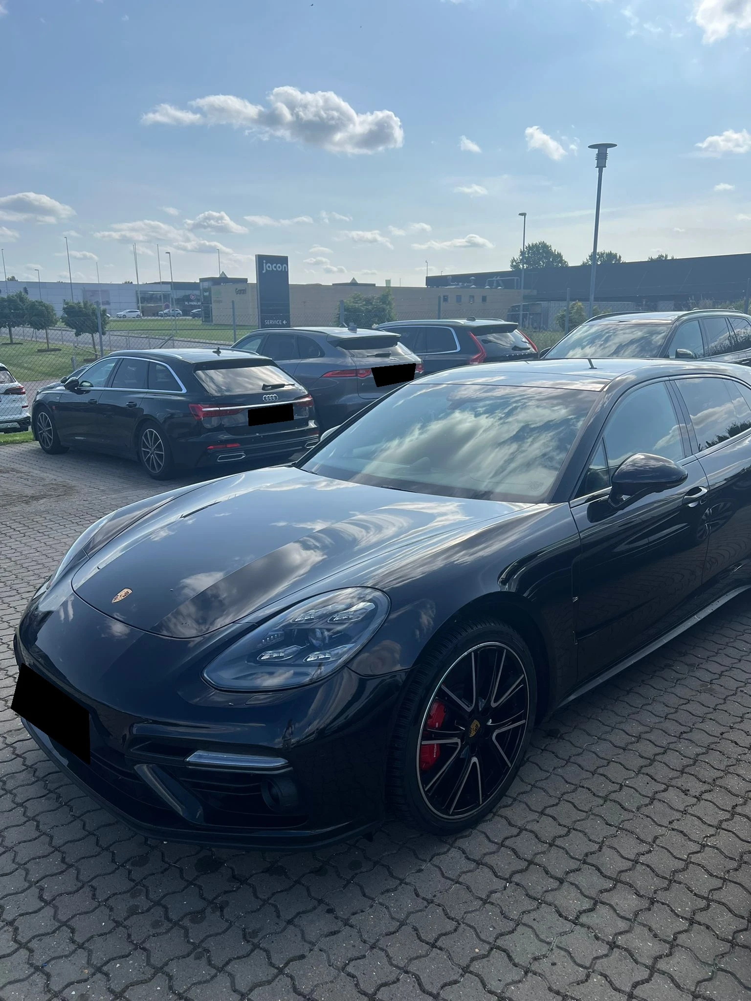 Porsche Panamera Turbo Sport Turismo - изображение 2