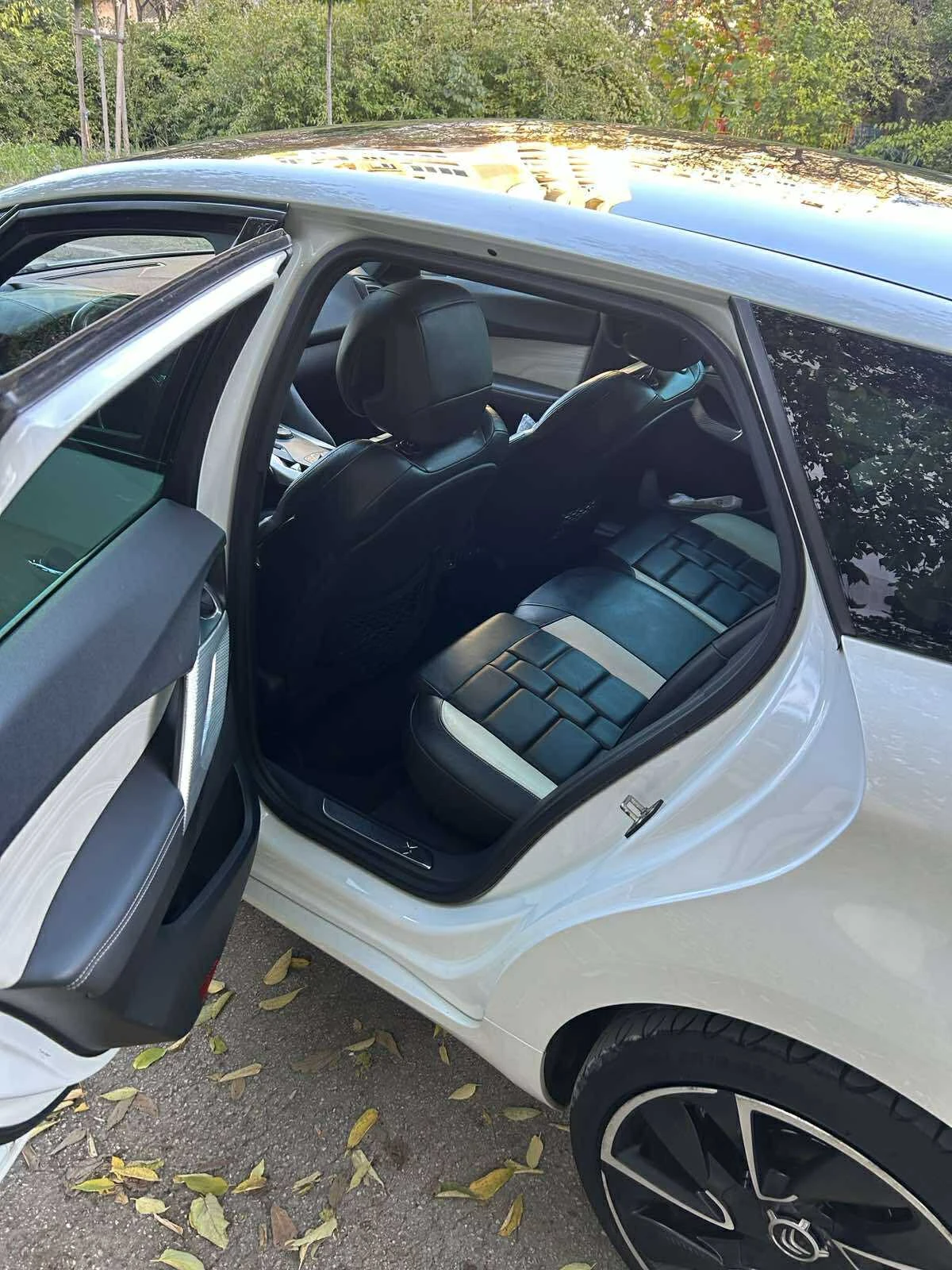 DS DS 5 Citroën DS 5 Hybrid (Diesel-Electric) 4WD | Mobile.bg   8