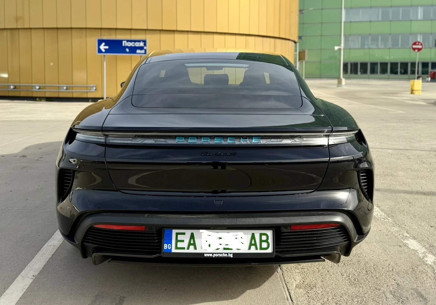 Porsche Taycan Turbo S MY25 - изображение 4