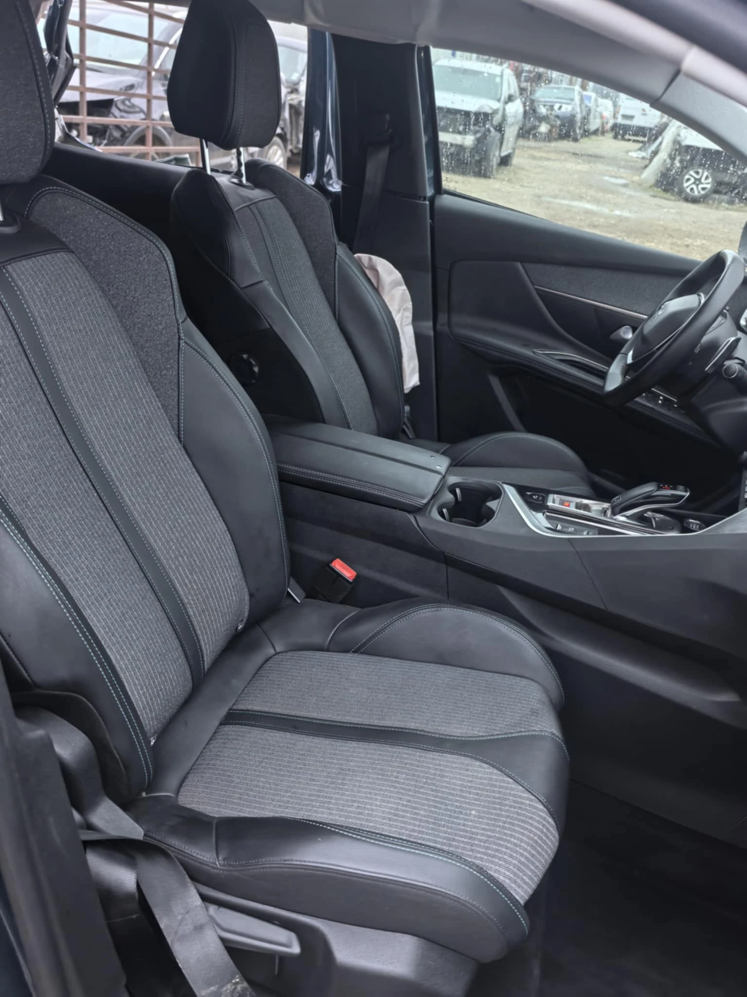 Peugeot 3008 facelift 1.2i | Mobile.bg   16