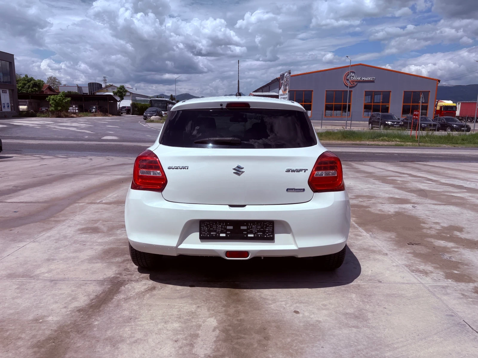 Suzuki Swift LED Keyless Distronic, снимка 6 - Автомобили и джипове - 53575390