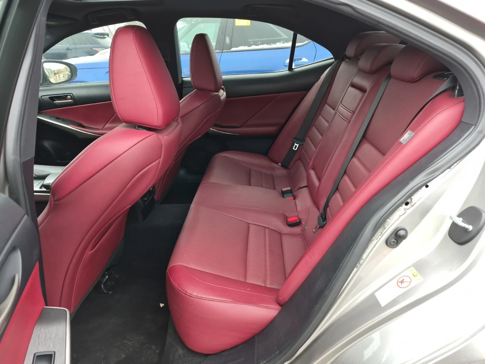 Lexus IS 300 F Sport | Червен Салон | AWD | Обдухване | Carfax  - изображение 10