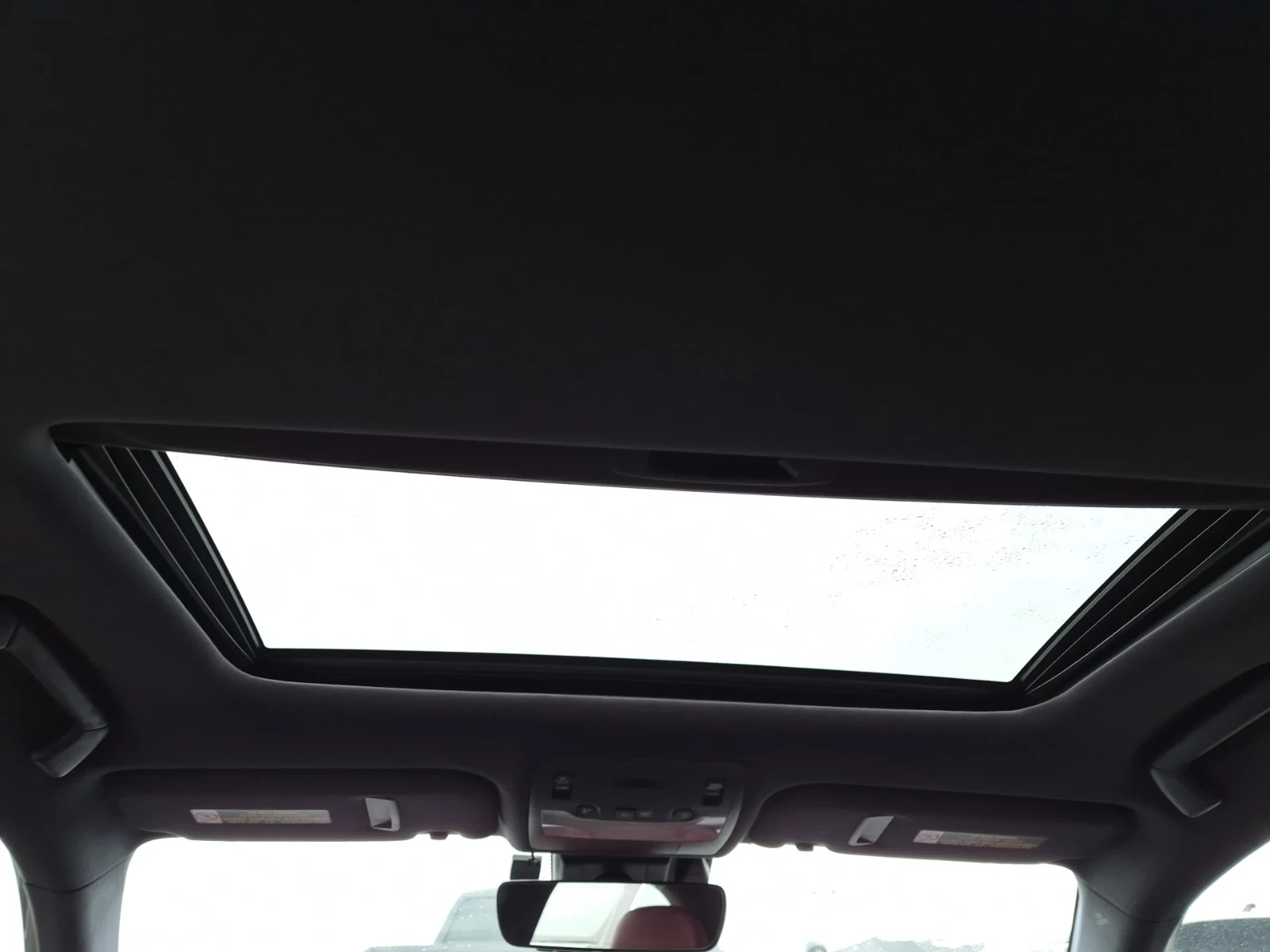 Lexus IS 300 F Sport | Червен Салон | AWD | Обдухване | Carfax  - изображение 9