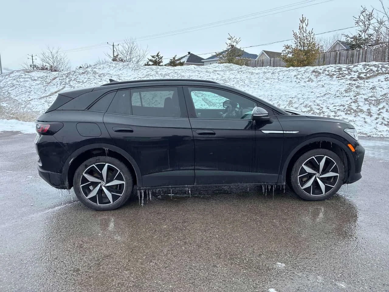 VW ID.4  Pro/CARFAX/4х4/Подгрев/Памет/, снимка 4 - Автомобили и джипове - 53831999