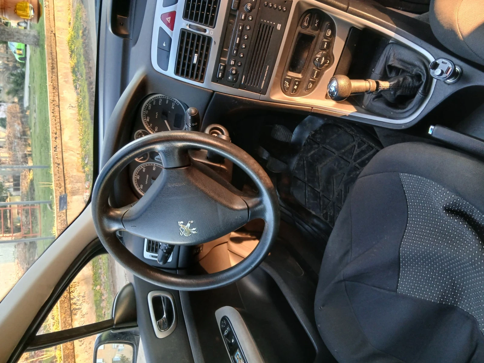 Peugeot 307 Комби, снимка 3 - Автомобили и джипове - 53902343