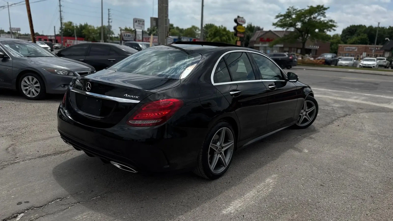 Mercedes-Benz C 400 4MATIC / AMG-PACK / ПОДГРЕВИ / BURMESTER, снимка 4 - Автомобили и джипове - 54426745