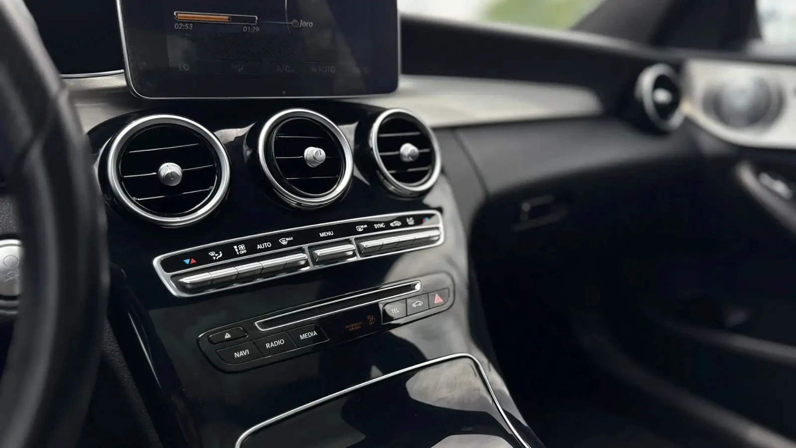 Mercedes-Benz C 400 4MATIC / AMG-PACK / ПОДГРЕВИ / BURMESTER, снимка 12 - Автомобили и джипове - 54426745