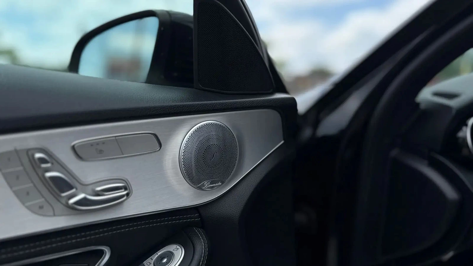 Mercedes-Benz C 400 4MATIC / AMG-PACK / ПОДГРЕВИ / BURMESTER, снимка 9 - Автомобили и джипове - 54426745