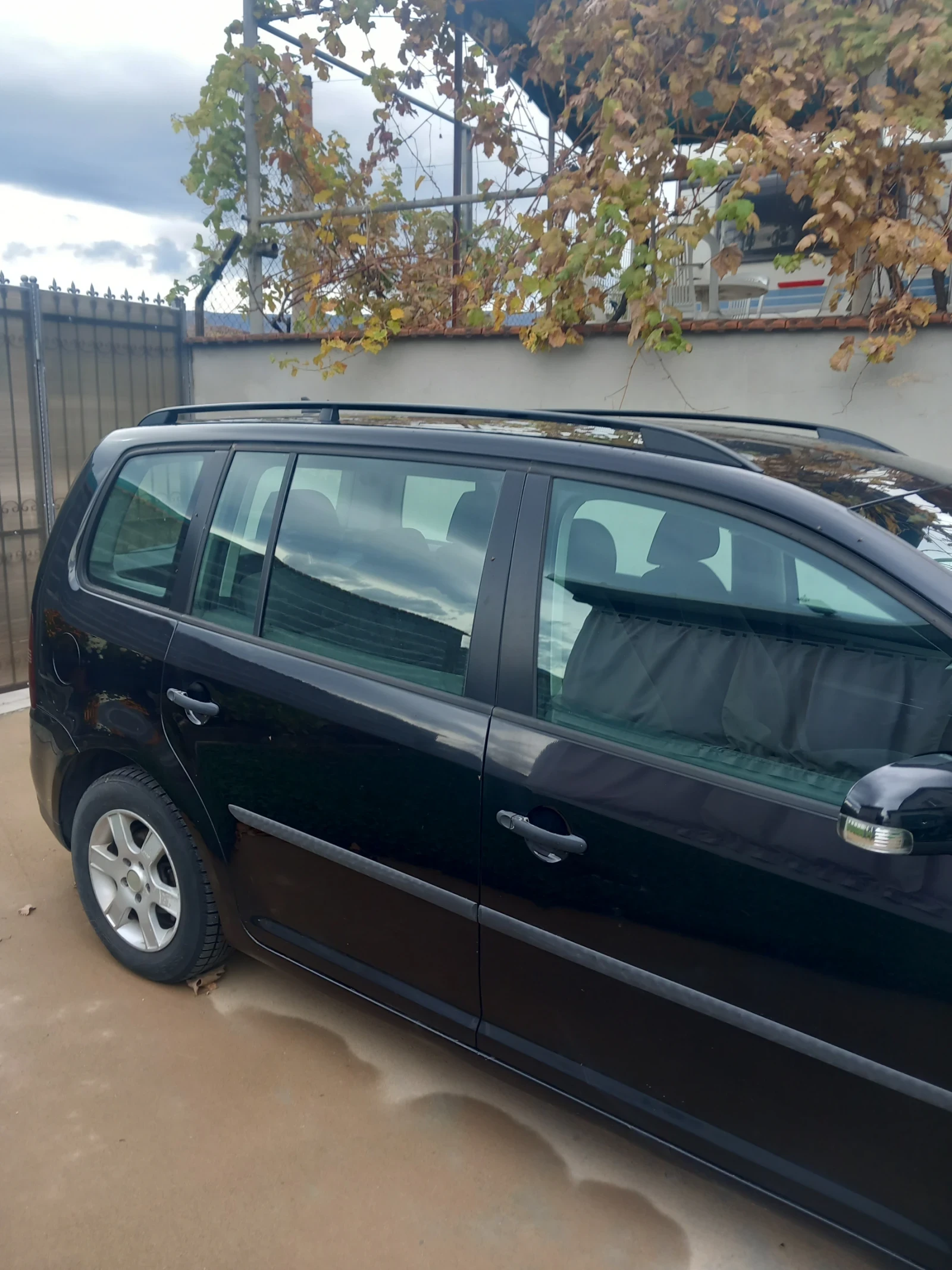 VW Touran, снимка 14 - Автомобили и джипове - 55007119