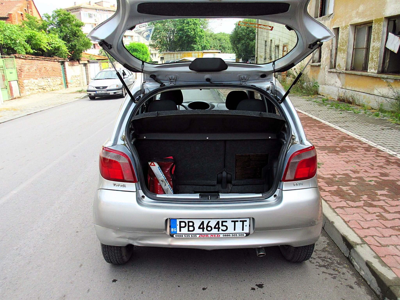 Toyota Yaris 1.3i, снимка 5 - Автомобили и джипове - 55063085
