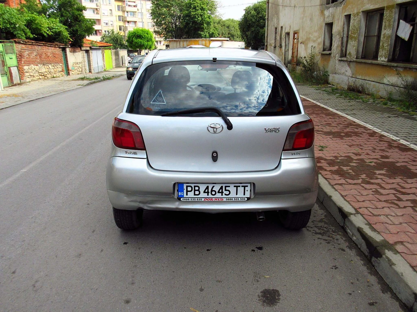 Toyota Yaris 1.3i, снимка 4 - Автомобили и джипове - 55063085