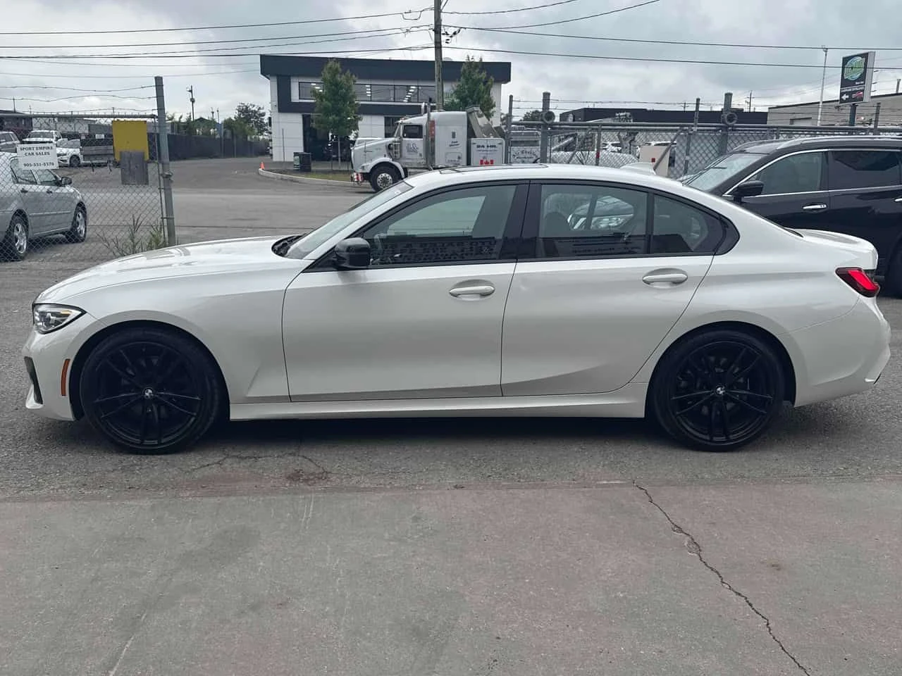 BMW 330 * 330i xDrive * CARFAX * ЦЕНА ДО БГ, снимка 3 - Автомобили и джипове - 55071600