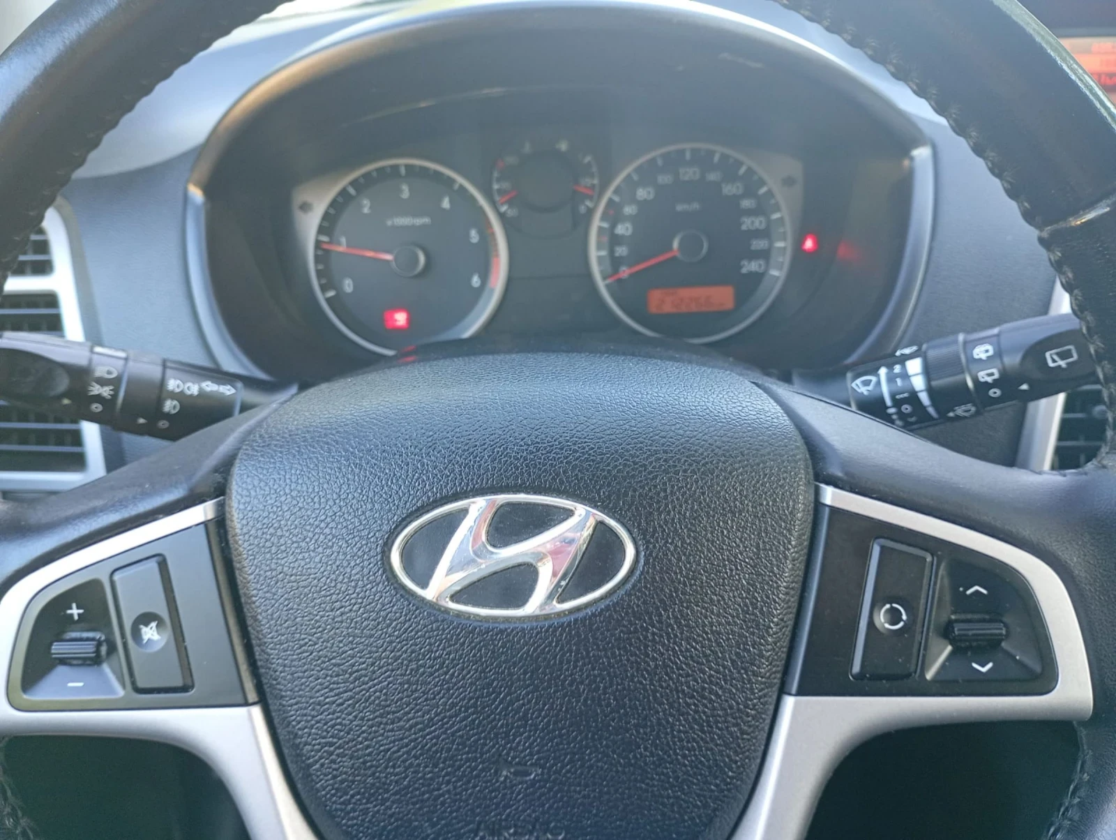 Hyundai I20 1.6 CRDI  128 к.с. 6 скорости, снимка 10 - Автомобили и джипове - 55236785
