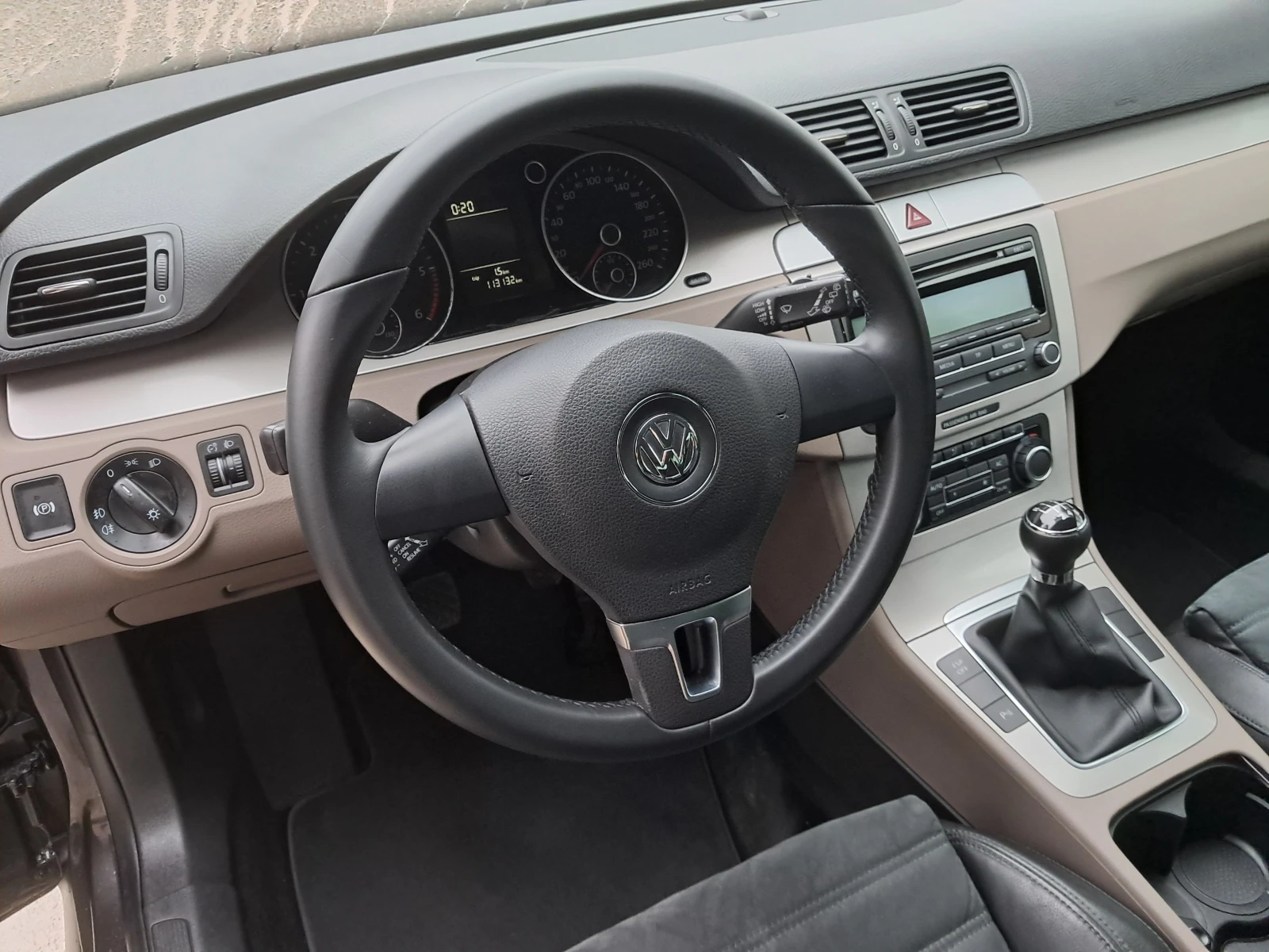 VW Passat 2.0 TDI--116000 км.КАТО НОВ, снимка 9 - Автомобили и джипове - 55380158