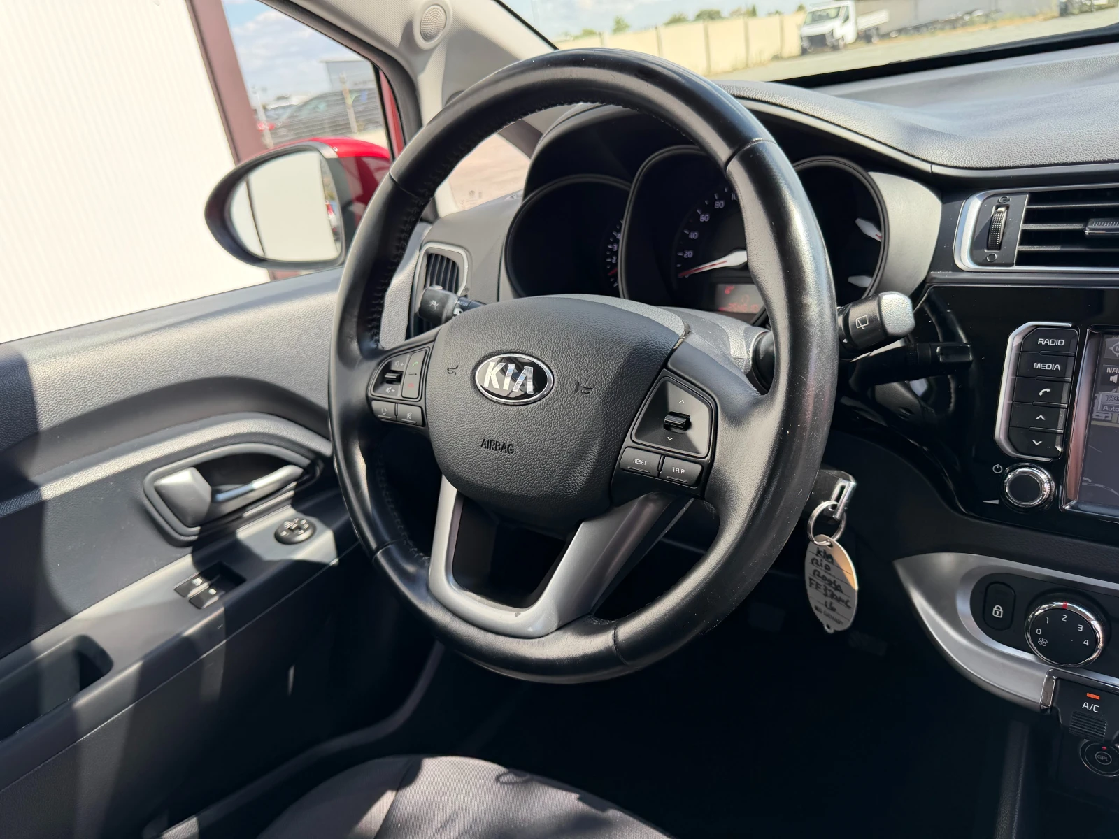 Kia Rio 1.2i-Газов Инжекцион, снимка 9 - Автомобили и джипове - 55665350