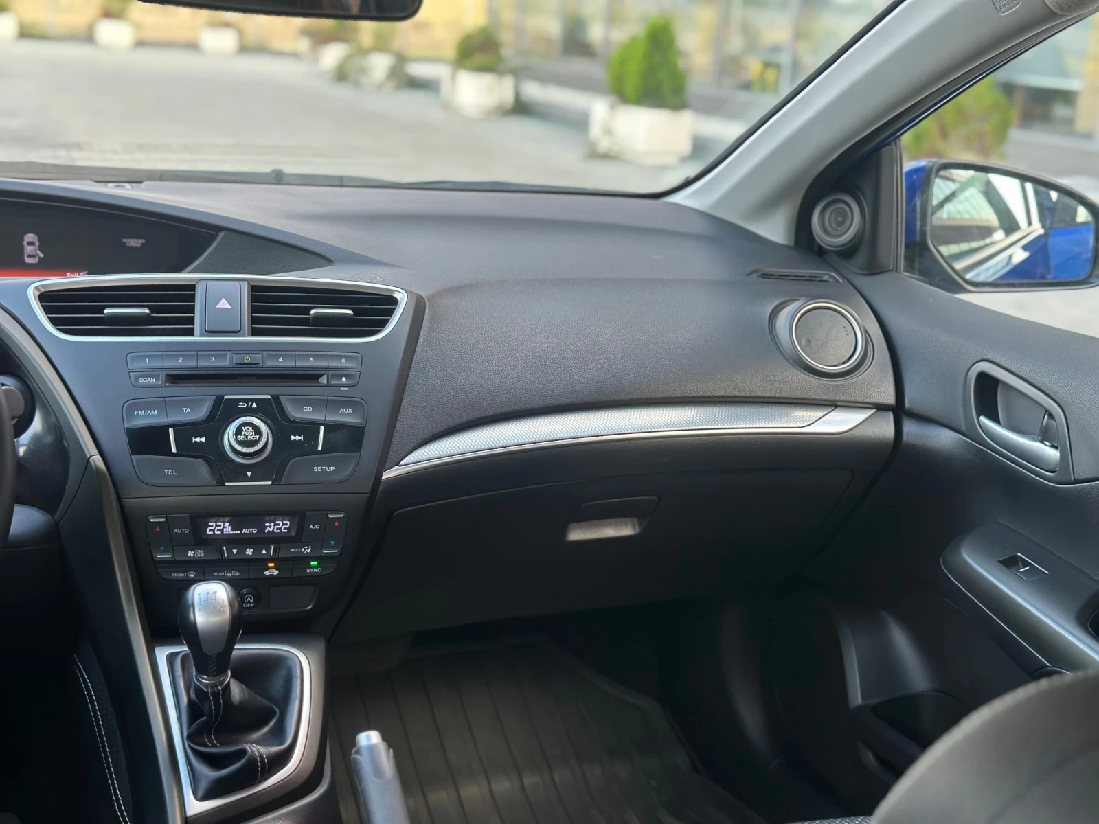 Honda Civic 1.8 IVTEC УНИКАТ, снимка 14 - Автомобили и джипове - 55708942