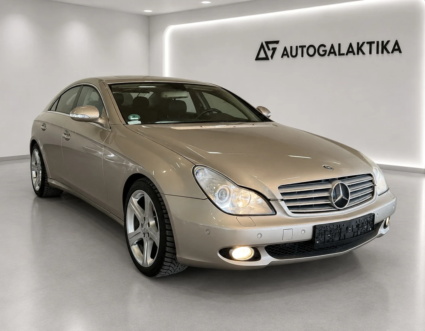 Mercedes-Benz CLS 350 * Всички екстри* Сервизна История* Поръчков