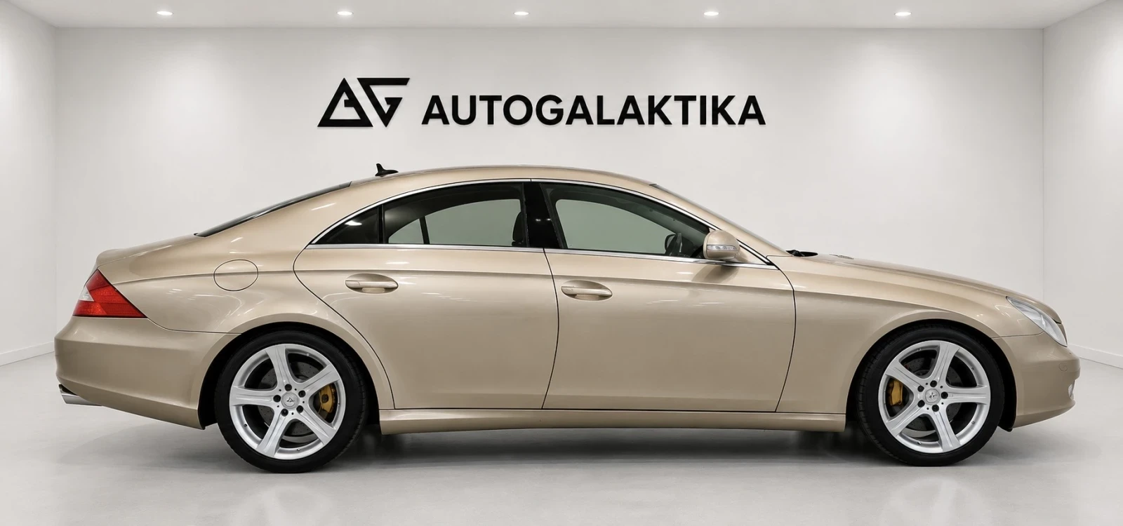 Mercedes-Benz CLS 350 * Всички екстри* Сервизна История* Поръчков, снимка 14 - Автомобили и джипове - 55781141